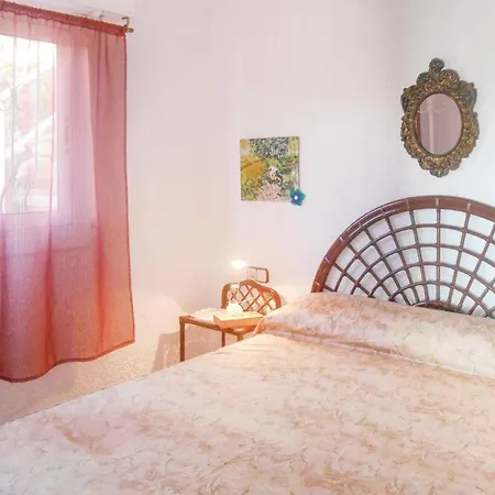 One-bedroom In Apartment